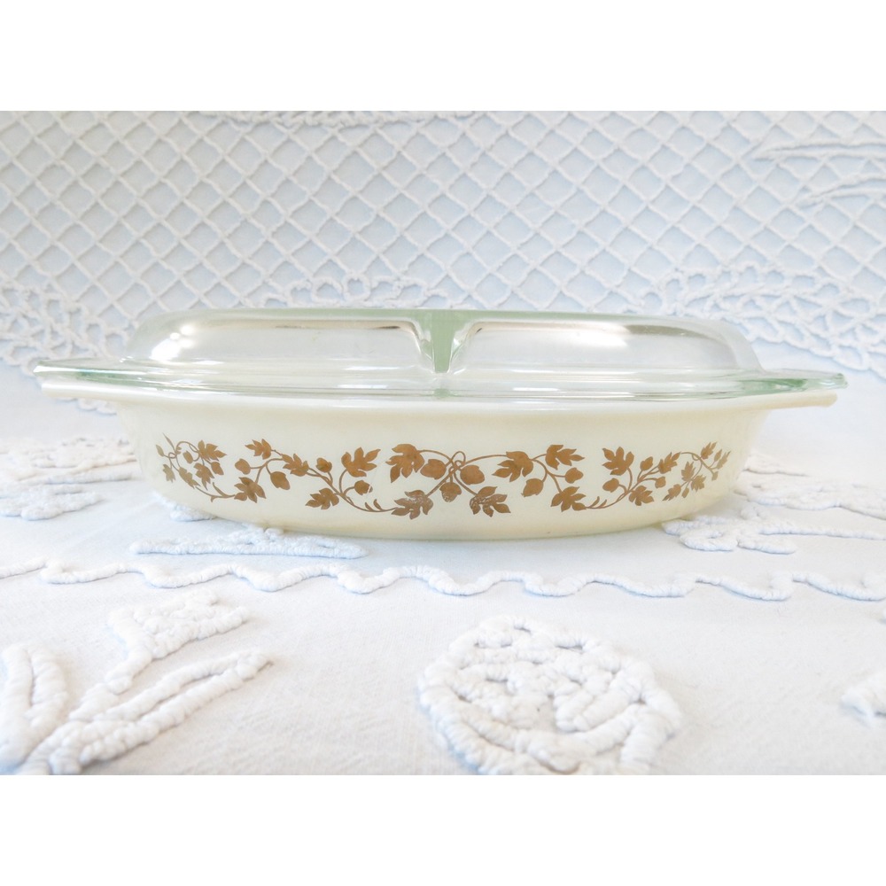 Pyrex Golden Acorn Divided Casserole Dish with Lid 1.5 Qt 063 Vintage Milk Glass